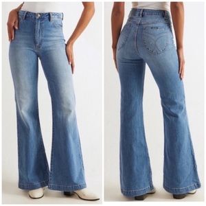 Rolla's East Coast High Rise Flare Jeans 28 (FITS LIKE A 27!)